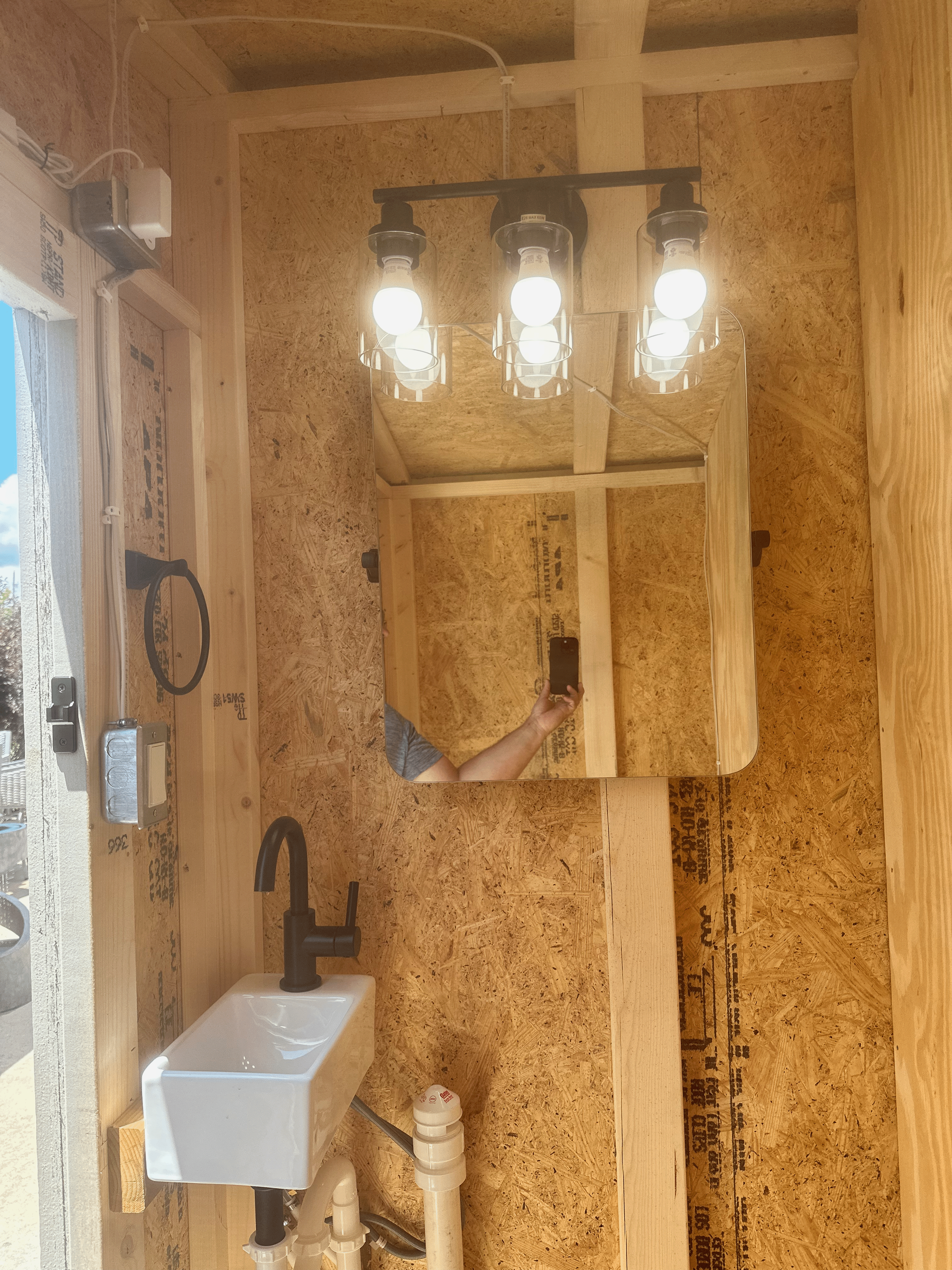 Outhouse_Sink